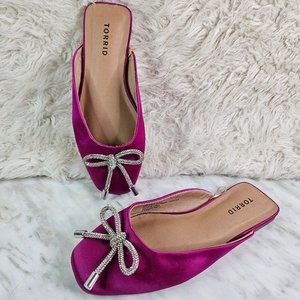 Torrid Women's Rhinestone Hot pink Satin Bow Squat Toed Mules Flats 7.5WW